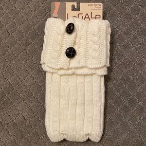 🦋4/$20 SALE - Cream sweater boot toppers NWT